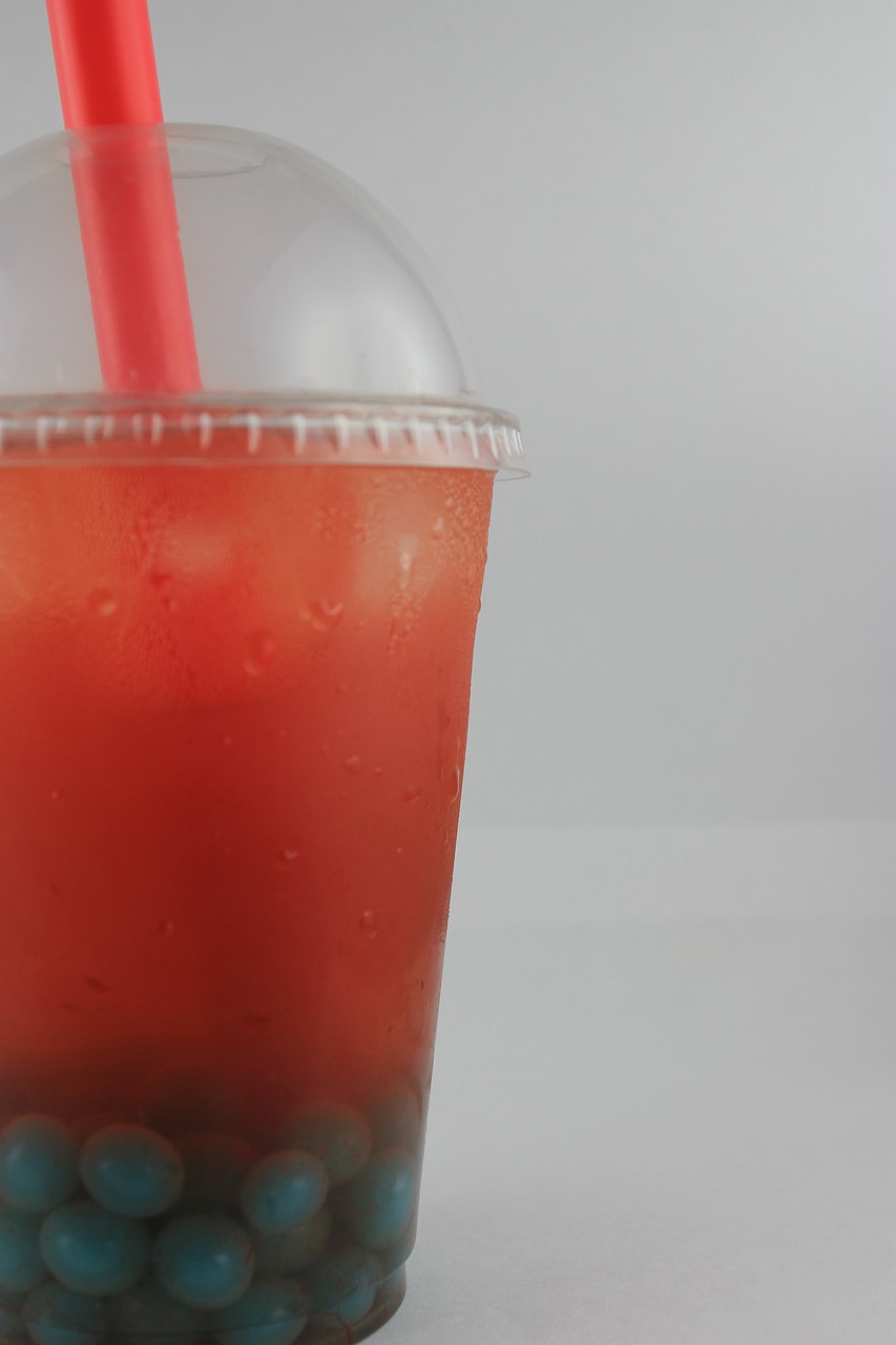 bubble tea, strawberry, pearls-654832.jpg